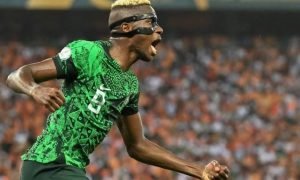 Arsenal icon Robert Pires has called on Mikel Arteta to make a decisive move for Nigerian striker Victor Osimhen, believing the Super Eagles forward could be the key to the club’s Premier League title aspirations.