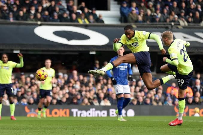 Super Eagles striker Paul Onuachu and midfielder Joe Aribo were the key figures in Southampton’s 2-1 victory over Ipswich Town at Portman Road, lifting the Saints out of the relegation zone for the time being.