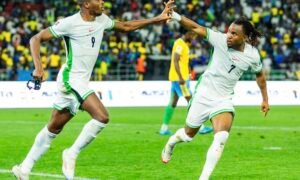 Super Eagles head coach Eric Chelle has confirmed that all players in his squad are fully fit and ready for Zimbabwe