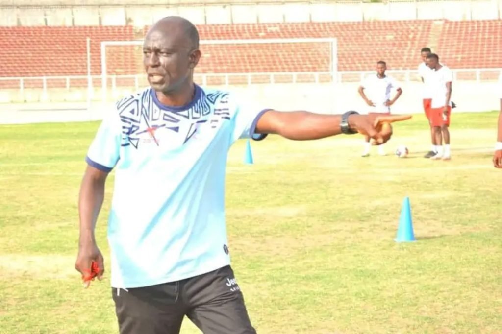 NPFL Matchday 30 witnessed drama as Niger Tornadoes coach Majin Mohammed punched Shooting Stars trainer John Dosu before kickoff.