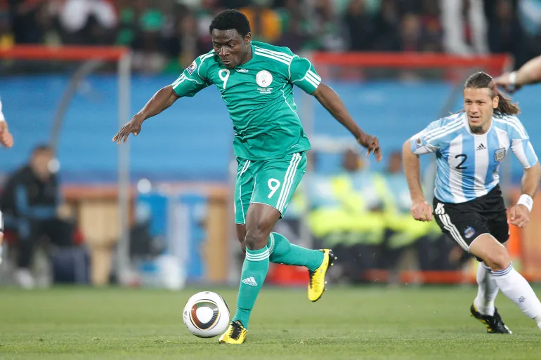 Obafemi Martins criticizes the super eagles for lacking teamwork, warning that individual brilliance isn't enough.