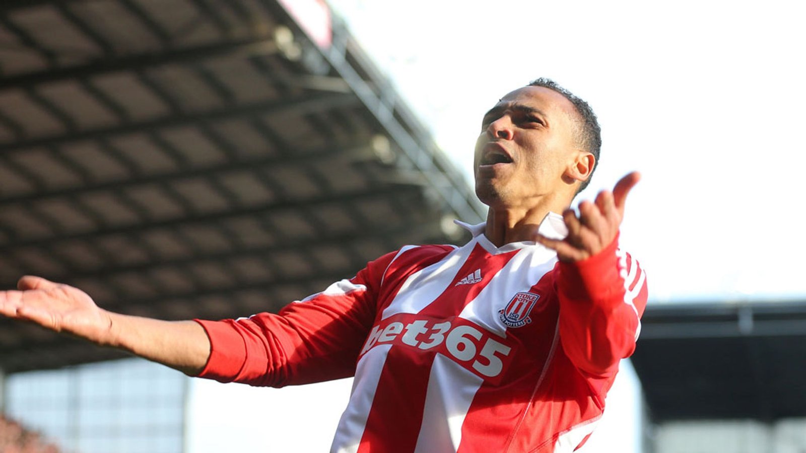 Former Super Eagles striker Peter Odemwingie predicts a bright future for Victor Boniface, as top European clubs eye the next move.