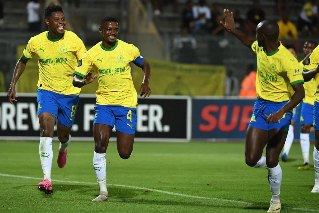 Mamelodi Sundowns took a crucial step toward the CAF Champions League semifinals with a win 1-0 over Esperance at Loftus Versfeld Stadium.