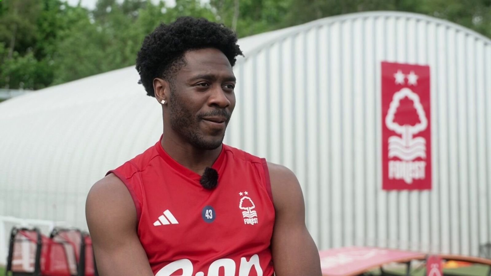 Ola Aina is set to sign a new contract with Nottingham Forest, ending Manchester City's pursuit of the defender.