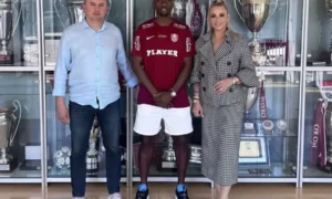 Super Eagles defender Kenneth Omeruo has reached a two-year agreement with 8-time Romanian champions after leaving Kasimpasa.