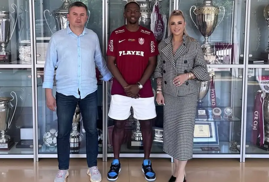Super Eagles defender Kenneth Omeruo has reached a two-year agreement with 8-time Romanian champions after leaving Kasimpasa.