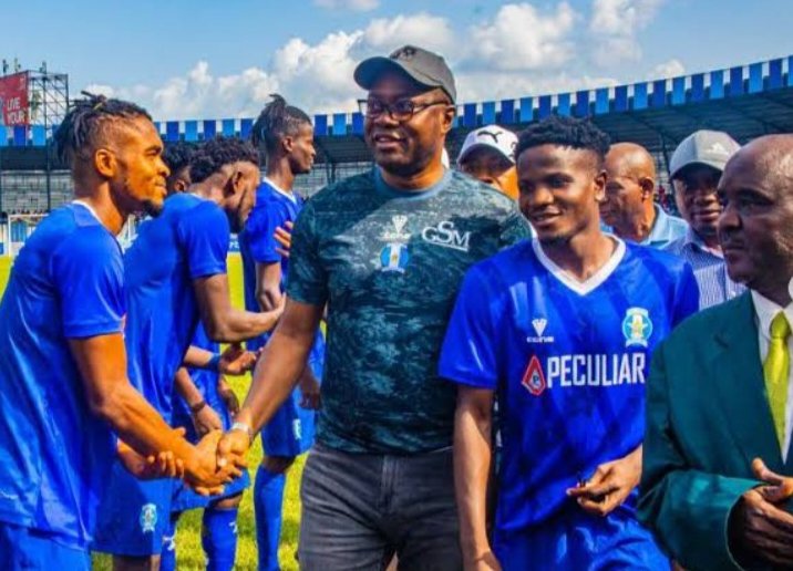 Oyo State Governor Seyi Makinde has fulfilled a 26-year-old promise by allocating land to the 1998 Shooting Stars team
