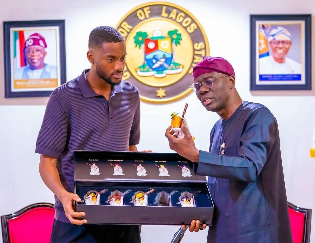 Tosin Adarabioyo with his family and Governor Babajide Sanwo -Olu in Lagos Government house. Photo Credit: LSGH