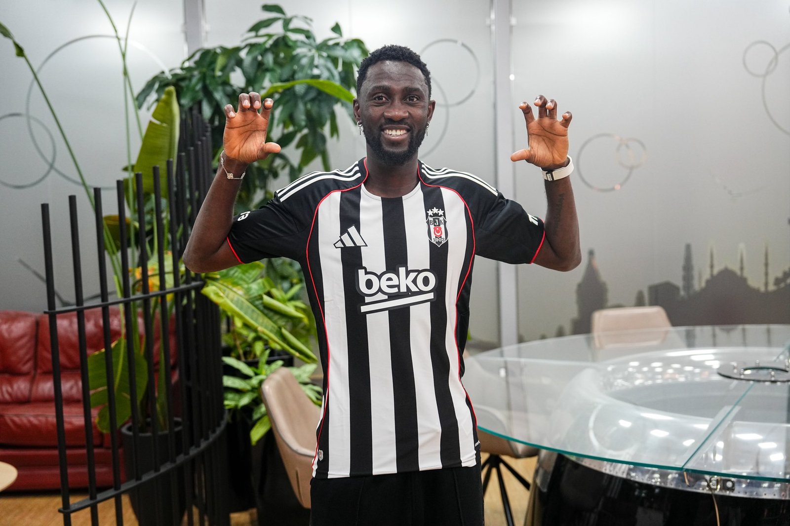 Former Super Eagles striker Emmanuel Emenike gives his verdict on the high-profile moves of Ndidi, Osimhen and Onuachu to Türkiye’s Super Lig