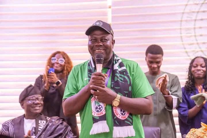 Adamawa Governor honours Super Falcons coach Madugu with a house and a significant cash gift following Super Falcons WAFCON 2024 triumph. 