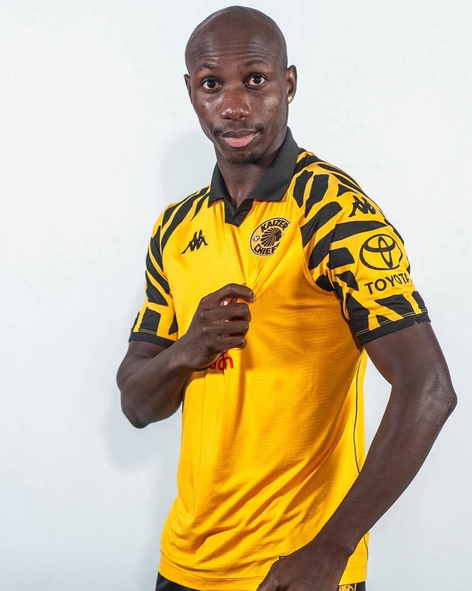 Former Sundowns striker Etiosa Ighodaro has signed for Kaizer Chiefs, following in the footsteps of Nigerian goalkeeper Daniel Akpeyi.