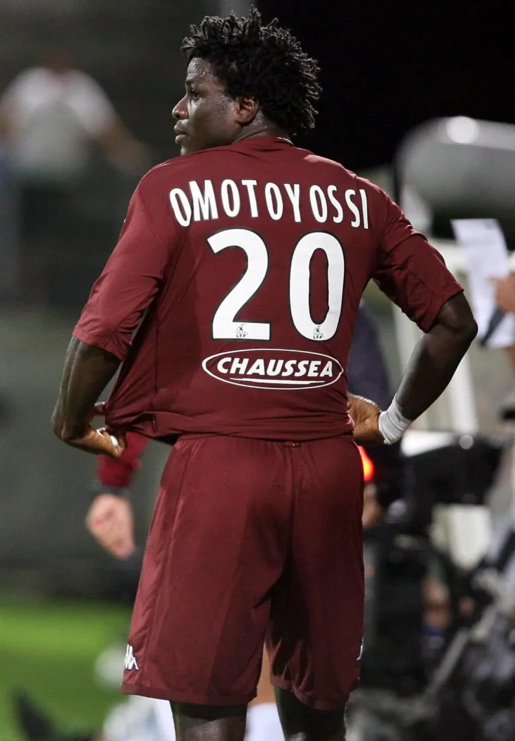 Nigerian born Razack Omotoyossi, a national icon for Benin and former Sunshine Stars striker, has passed away.