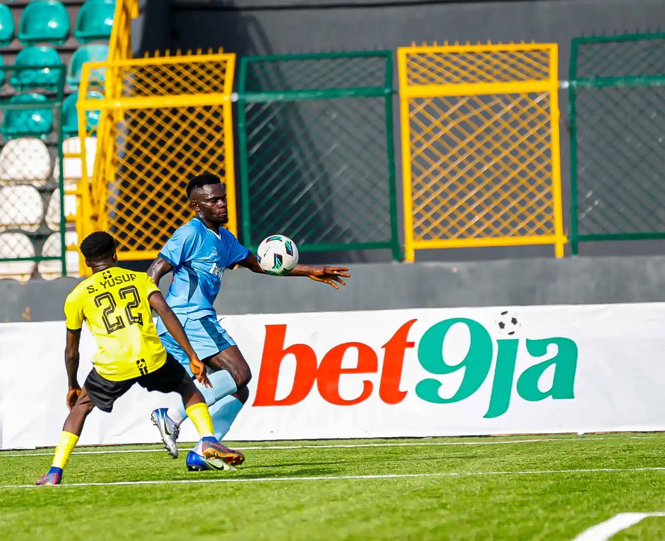 Remo Stars struck late to sink Wikki Tourists in Abeokuta, piling more pressure on coach Abdul Maikaba after another winless outing.