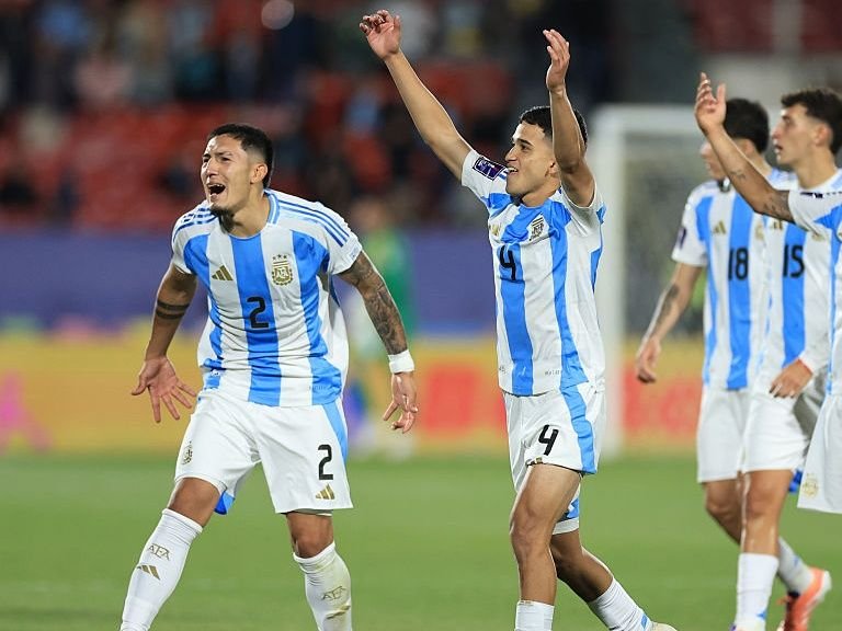 Argentina U20 team reached their first FIFA U20 World Cup final in 18 years with a win over Colombia in Chile.