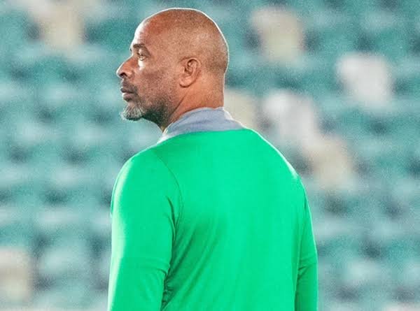 Sunday Oliseh makes a surprise U-turn as he backs Super Eagles coach Eric Chelle despite Nigeria’s World Cup heartbreak.