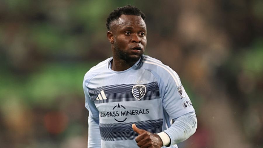 Real Zaragoza complete the signing of a Nigerian striker from MLS side Real Salt as they battle relegation in the Segunda División.