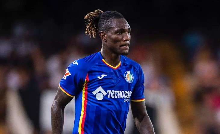 Oliver Glasner responds to Christantus Uche’s claims at Crystal Palace, insisting there is no personal issue despite the Nigerian’s lack of game time.