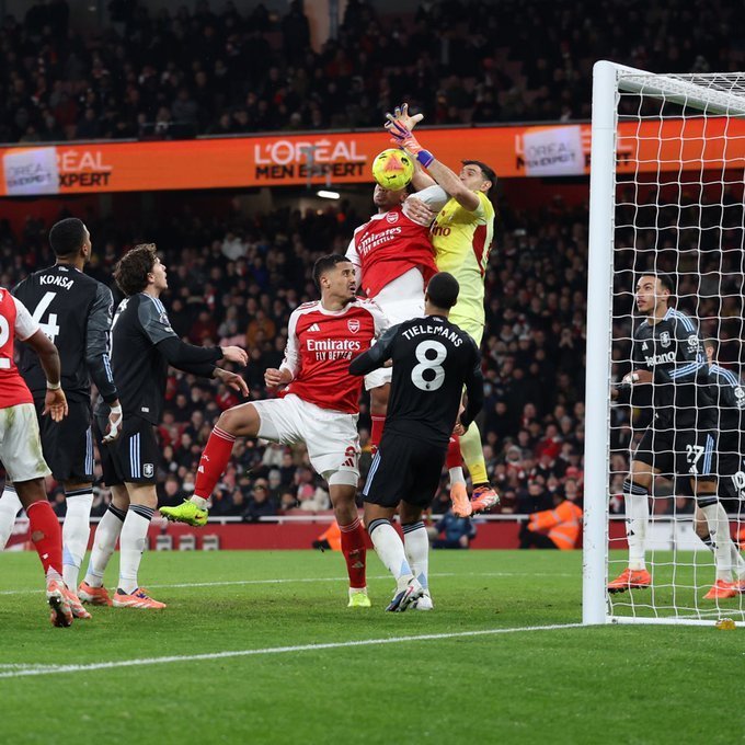 John Mikel Obi has slammed Arsenal’s aggressive corner-kick tactics as “illegal football,” reigniting debate over the Gunners’ controversial set-piece routines and VAR inconsistencies in the Premier League.