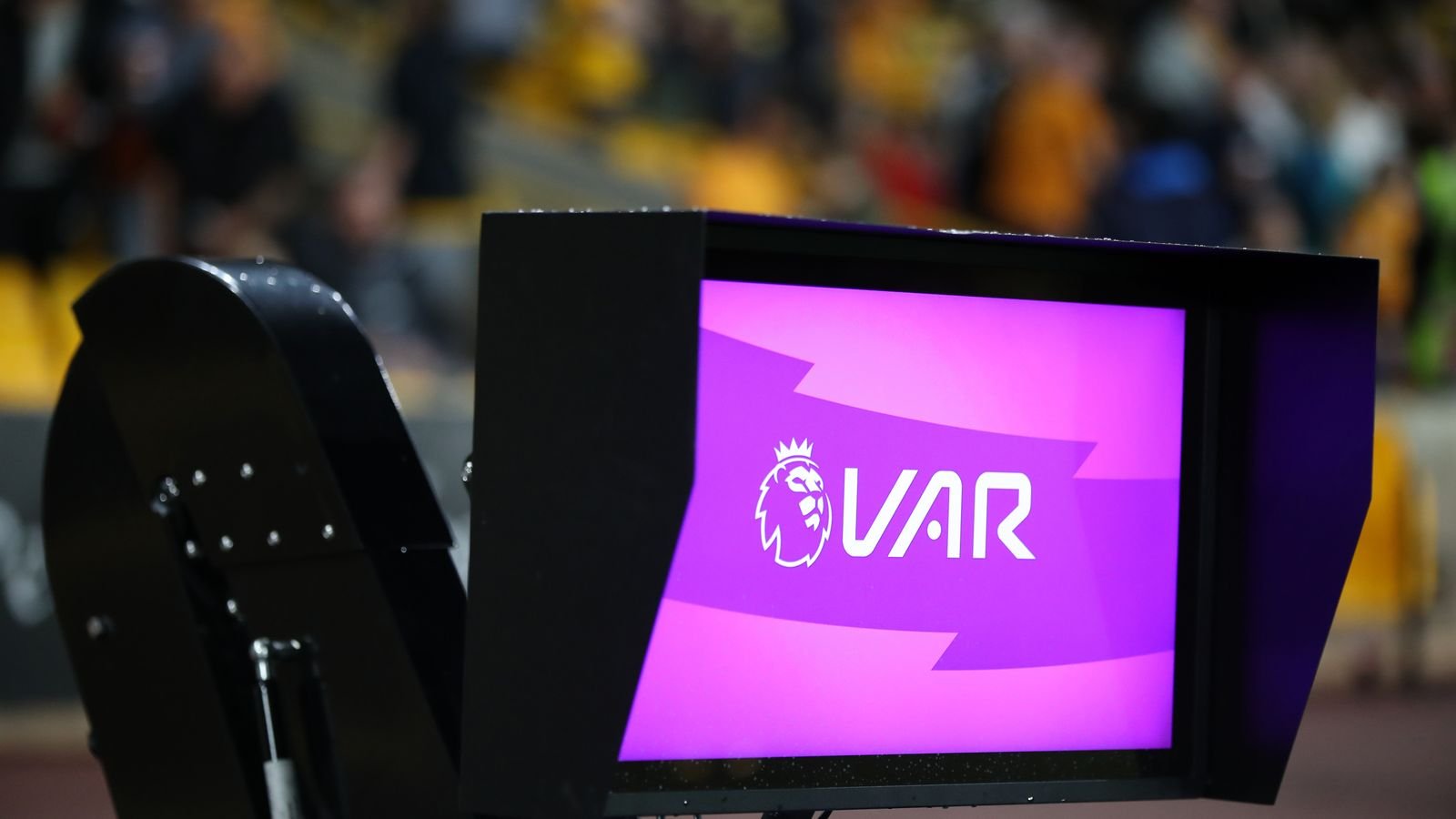 John Mikel Obi has slammed Arsenal’s aggressive corner-kick tactics as “illegal football,” reigniting debate over the Gunners’ controversial set-piece routines and VAR inconsistencies in the Premier League.