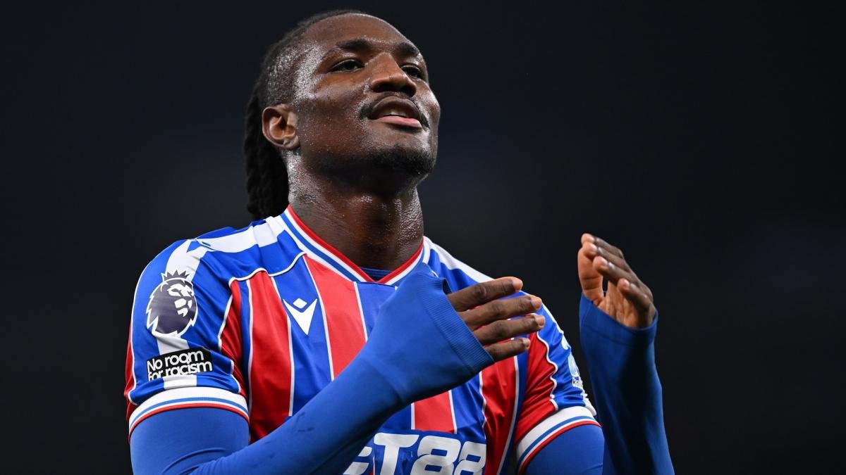 Oliver Glasner responds to Christantus Uche’s claims at Crystal Palace, insisting there is no personal issue despite the Nigerian’s lack of game time.