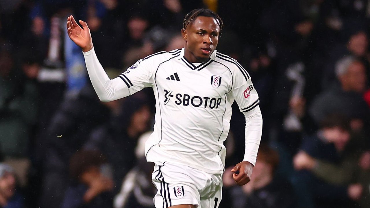 Samuel Chukwueze is set to return to AC Milan after Fulham reportedly decided against activating the €24 million option to sign the Nigerian winger permanently.