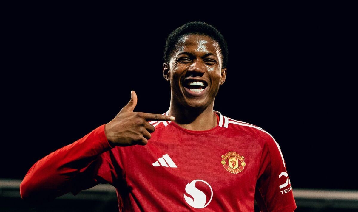 Bundesliga newcomers Cologne have opened talks with Manchester United over a loan move for highly-rated Danish striker Chido Obi following his prolific academy campaign and first-team breakthrough at Old Trafford.