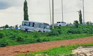 Rivers United players and officials sustained minor injuries after their team bus was involved in a road accident while travelling to Awka for a Federation Cup fixture.
