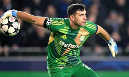 Emiliano Martínez has reportedly given the green light to Chelsea over a potential move from Aston Villa, with the decision now resting on the Blues before the transfer deadline.