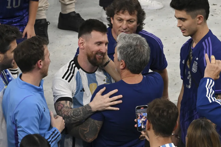 Cristiano Ronaldo has sent a warm message of condolence to Lionel Messi after the death of his father, Jorge Messi, at the age of 68 in Rosario, Argentina.