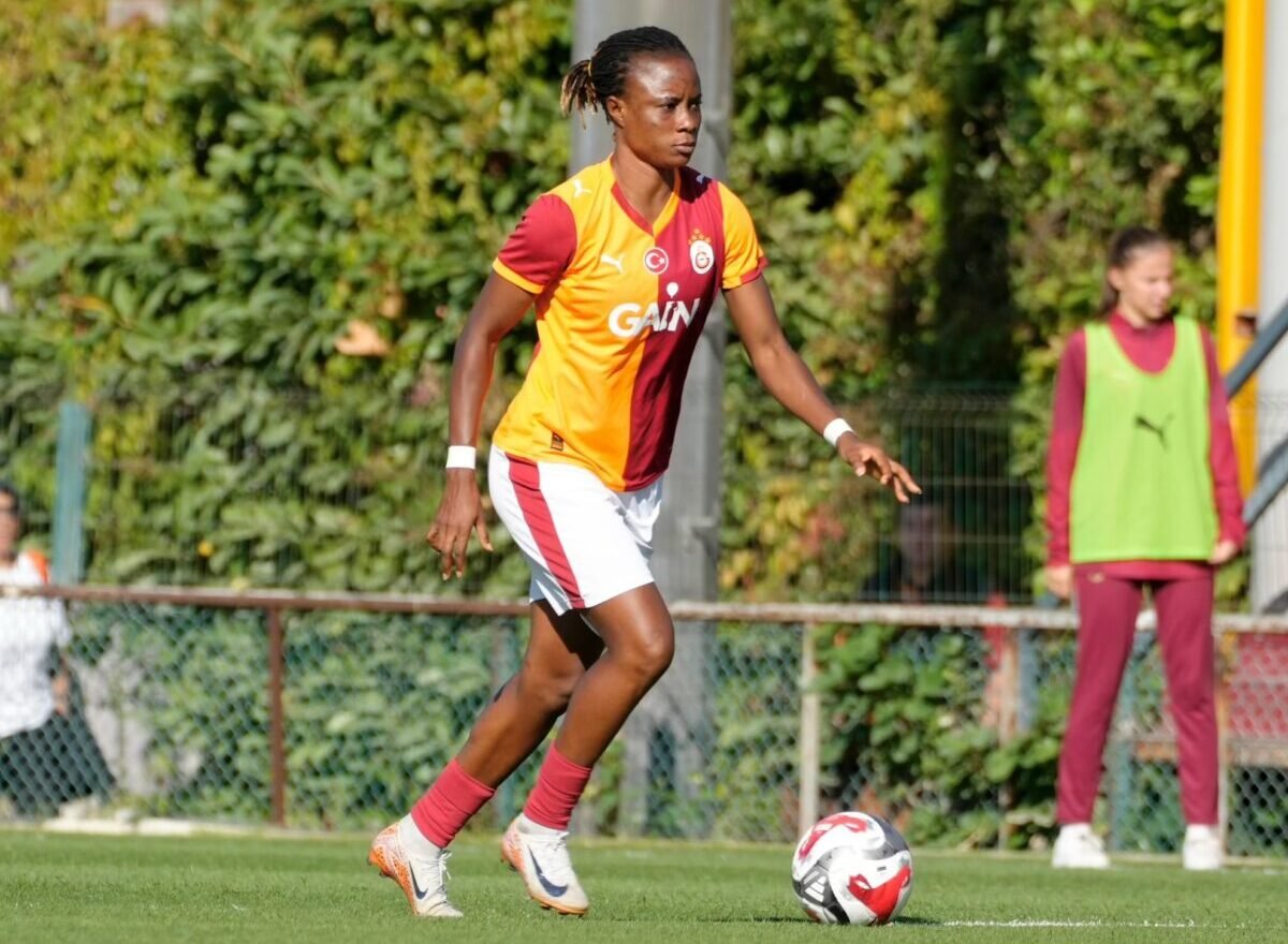 Super Falcons defender Oluwatosin Demehin has completed her move to Portuguese champions Benfica after leaving Galatasaray, signing a three-year contract with the club.