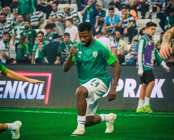 Kelechi Iheanacho earned an 8.3 match rating after scoring again in Bursaspor’s 2-1 defeat to Mardin 1969 Spor, extending his scoring streak to 10 consecutive games for club and country.