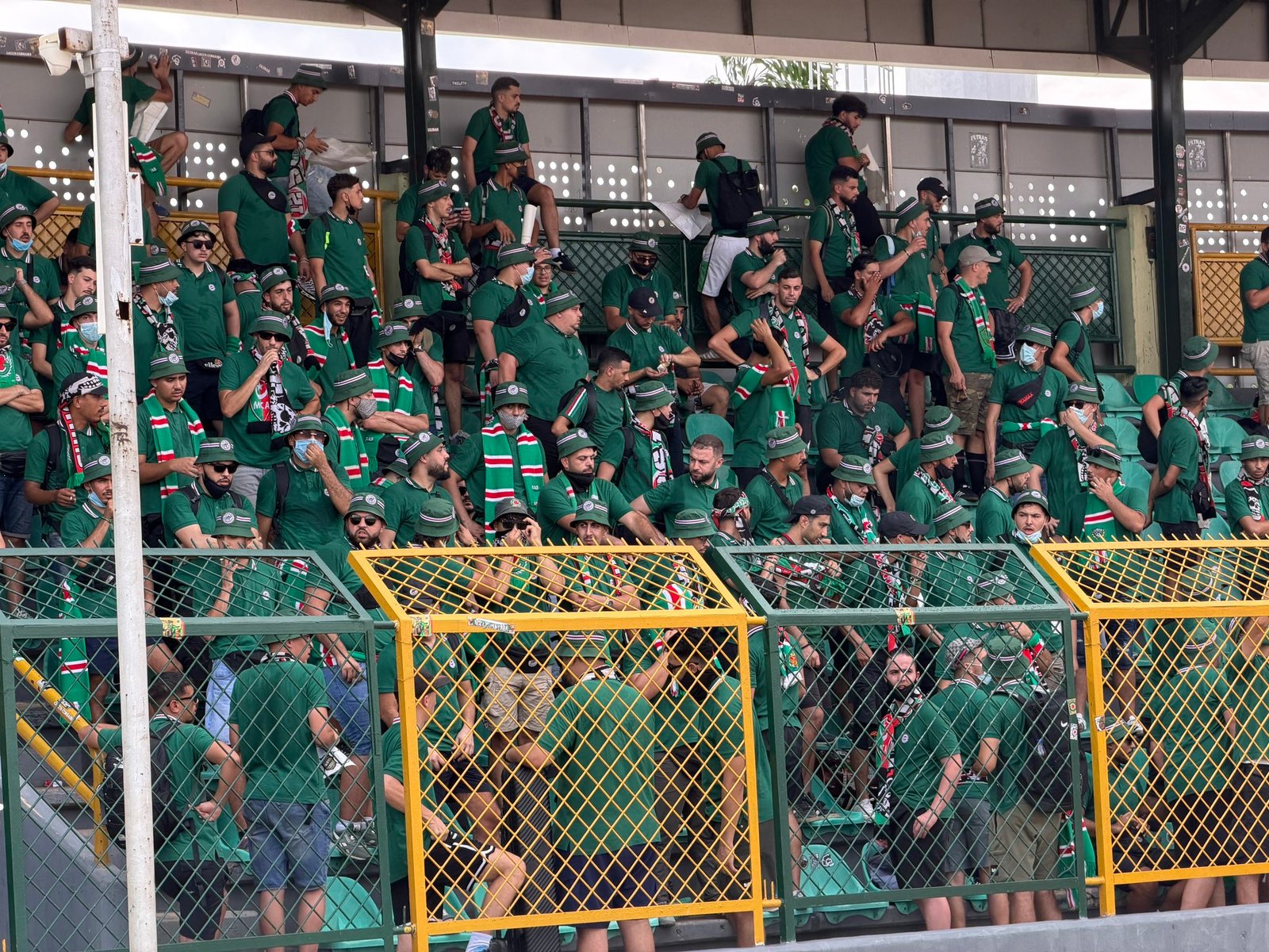 MC Alger’s travelling supporters brought colour and passion to Abeokuta, but their team’s 2–0 defeat to Rangers ended in ugly scenes as fans confronted the technical team and damaged stadium seats.